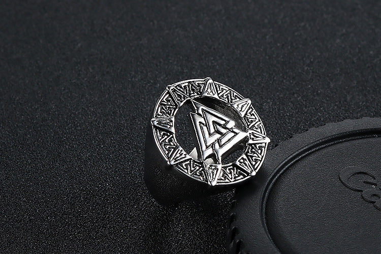 Bague pour homme guerrier viking le valknut