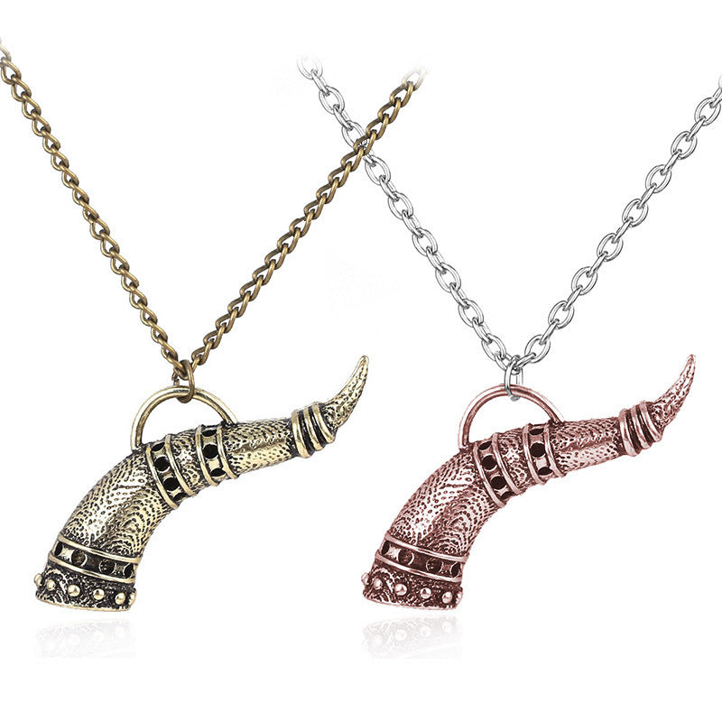 Collier en corne de taureau viking