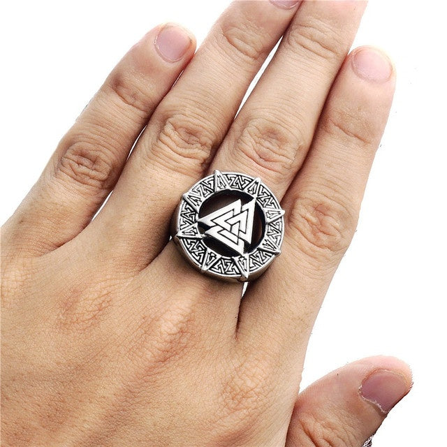 Bague pour homme guerrier viking le valknut