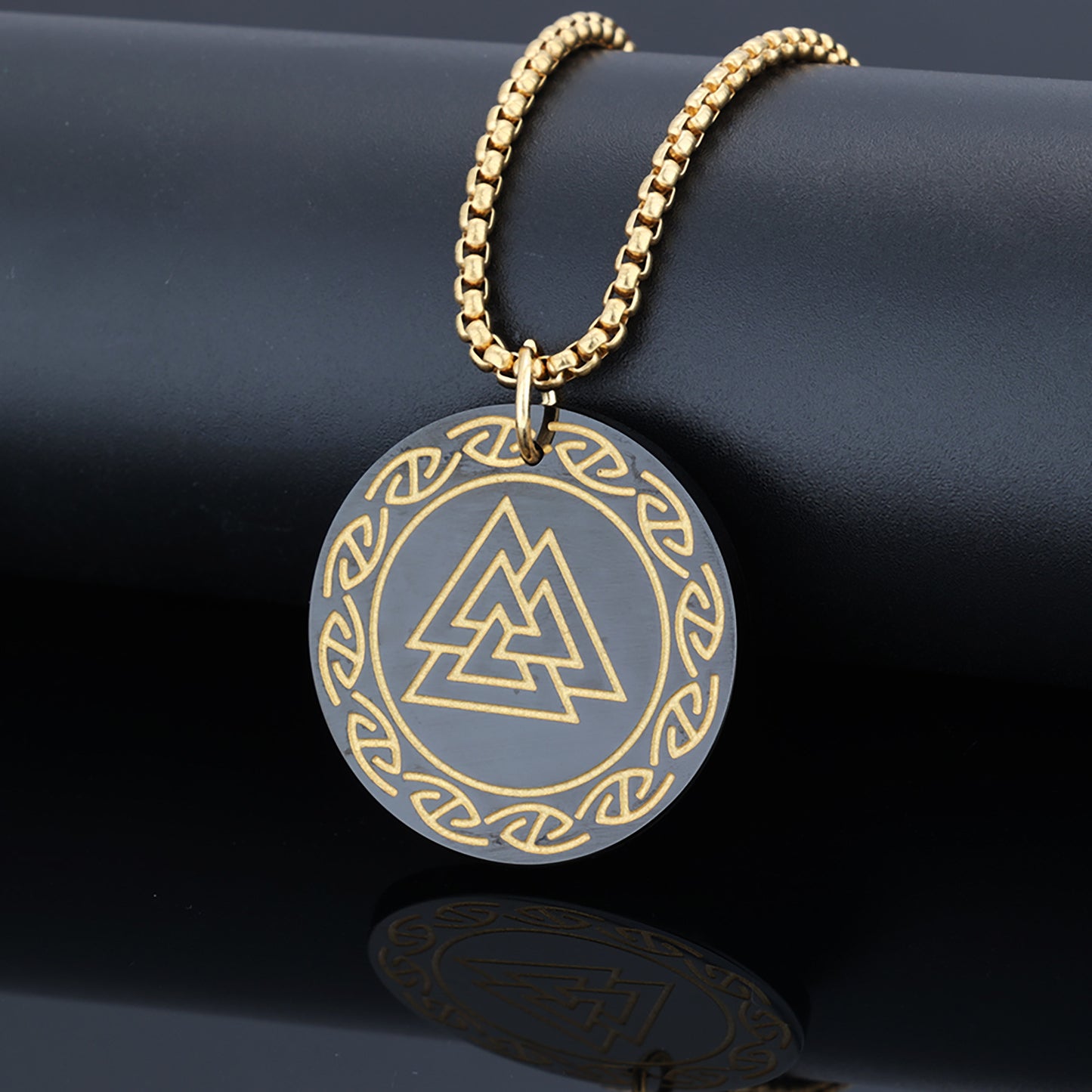 Collier Valknut en acier inoxydable avec motif runique viking de style rétro littéraire
