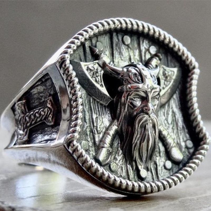 Bague en acier titane avec double hache viking rétro et cool