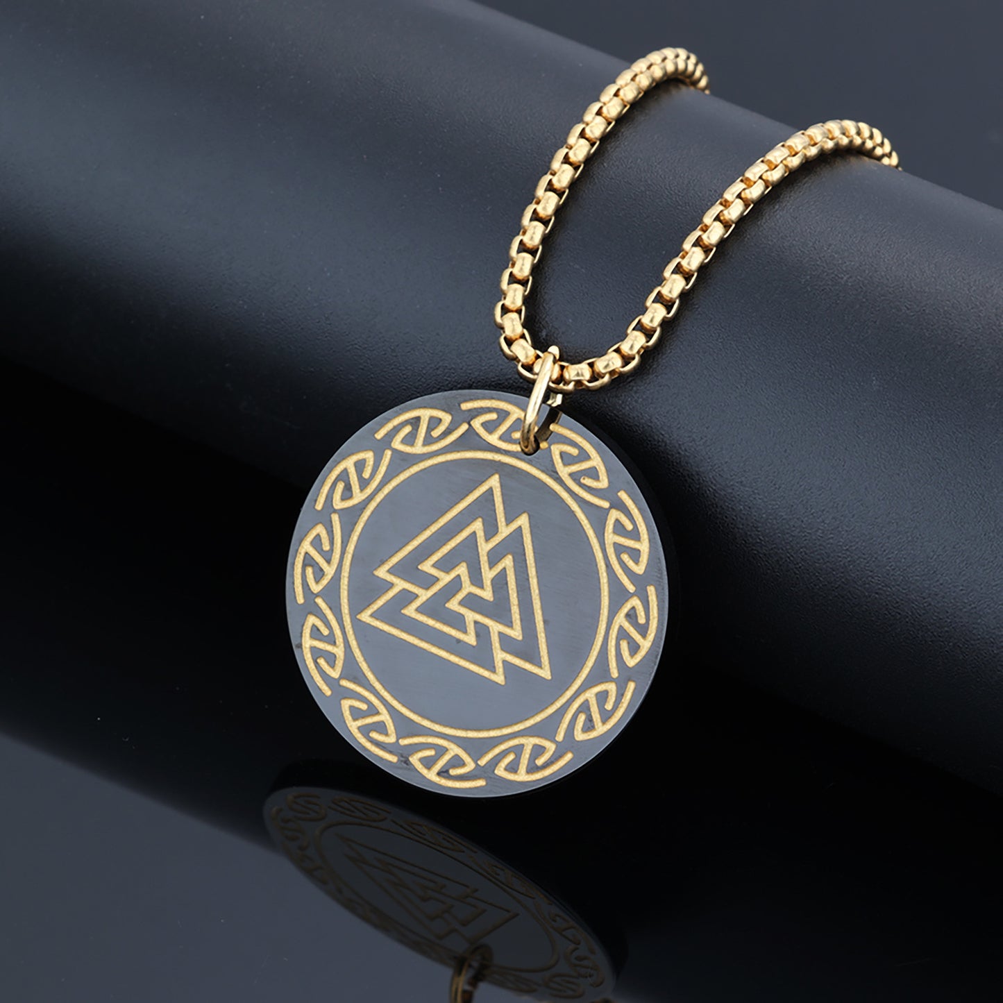Collier Valknut en acier inoxydable avec motif runique viking de style rétro littéraire