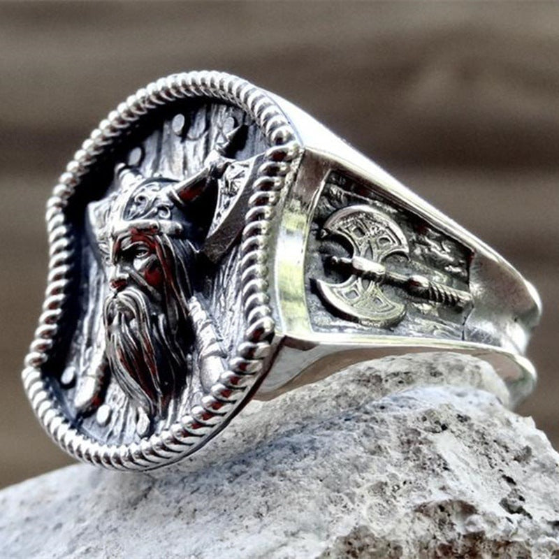 Bague en acier titane avec double hache viking rétro et cool