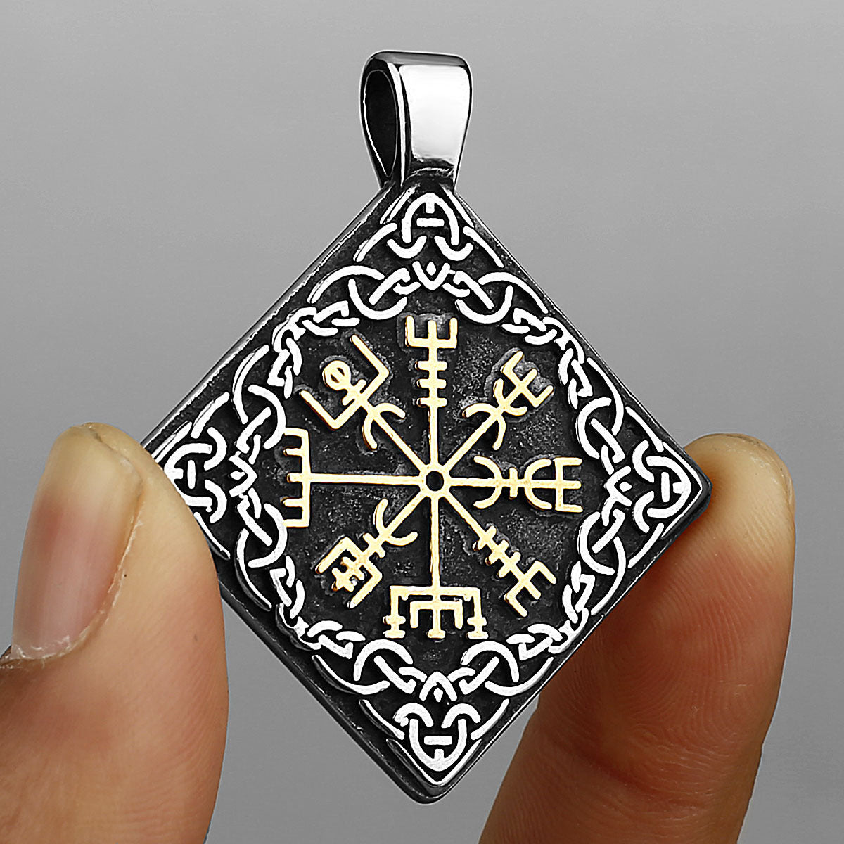 Pendentif Viking Boussole Rune Carré en Acier Titane