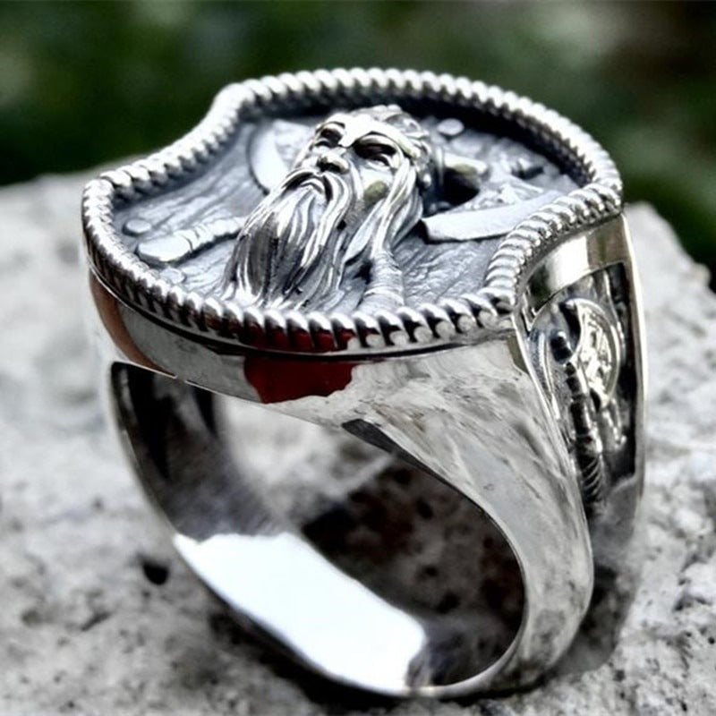 Bague en acier titane avec double hache viking rétro et cool